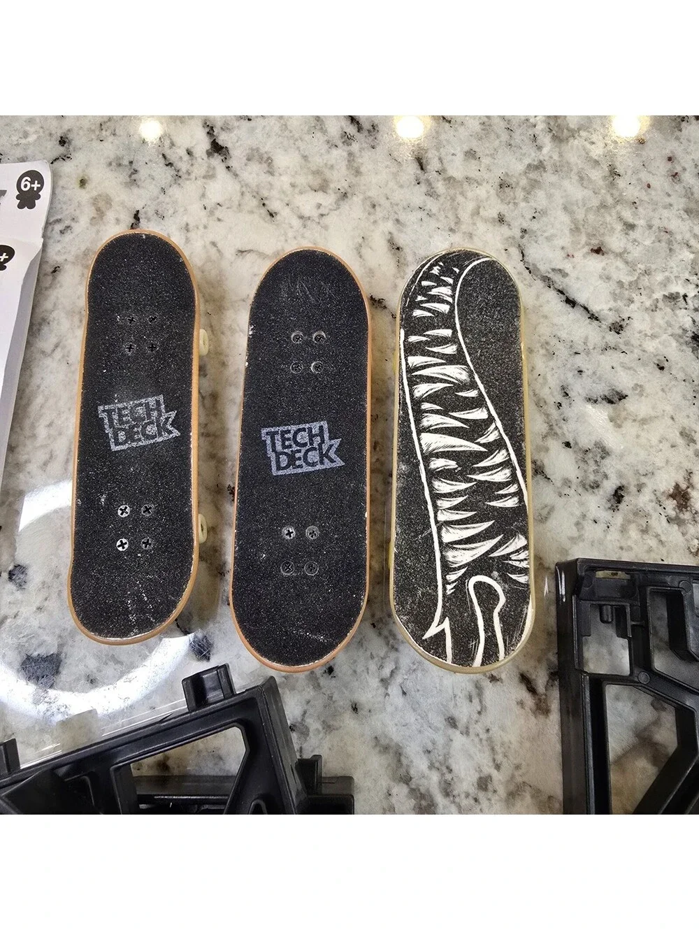 TECH DECK Nyjah Skatepark and Rail Shredder Ramp Set - PARTS + 3 Finger Boards
